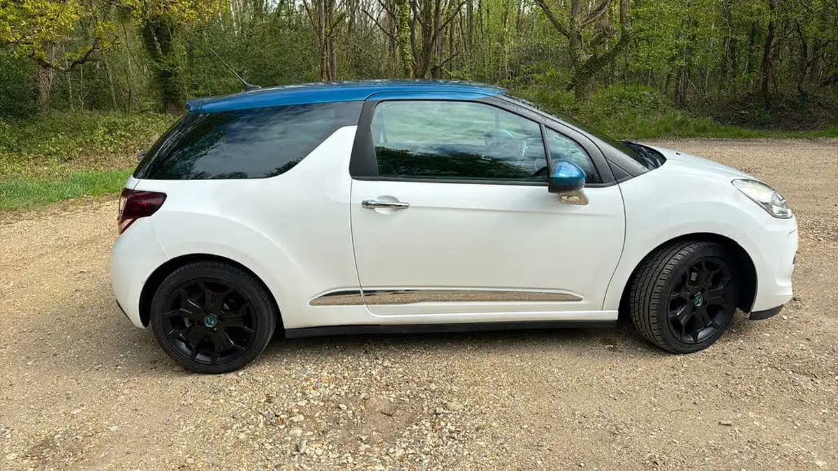 2015-citroen-ds3-12-dstyle-plus-big-13