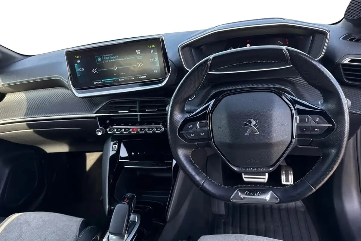 2021-peugeot-208-e-gt-premium-big-12