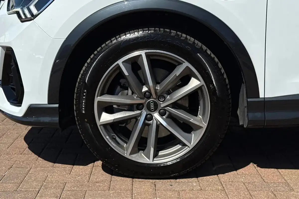 2023-audi-q3-14-45-tfsi-e-black-edition-station-wagon-big-10