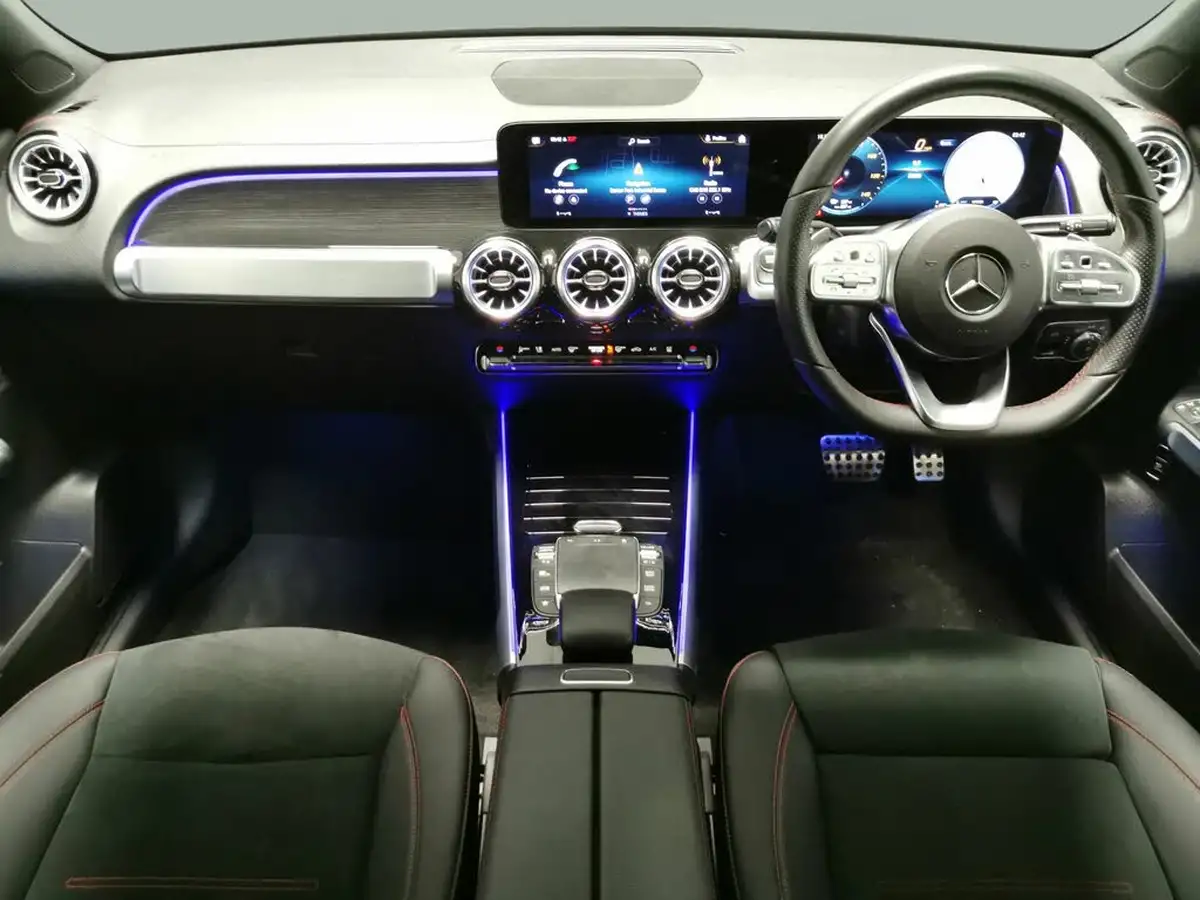 2022-mercedes-benz-eqb-e-eqb-300-amg-line-big-9