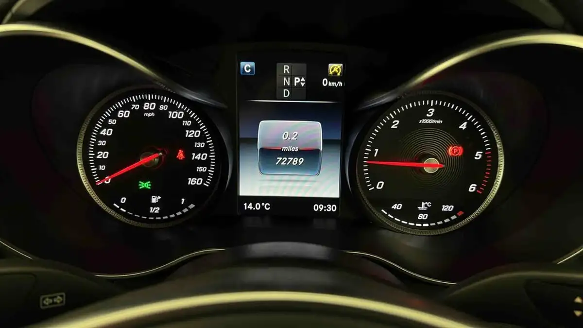 2016-mercedes-benz-c-class-21d-c220d-amg-line-170ps-ss-saloon-4d-auto-big-16