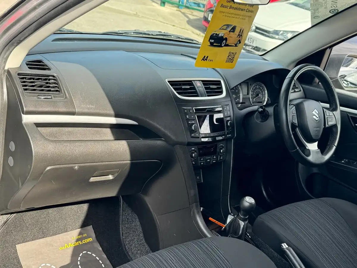 2014-suzuki-swift-12-sz4-94ps-3d-big-35