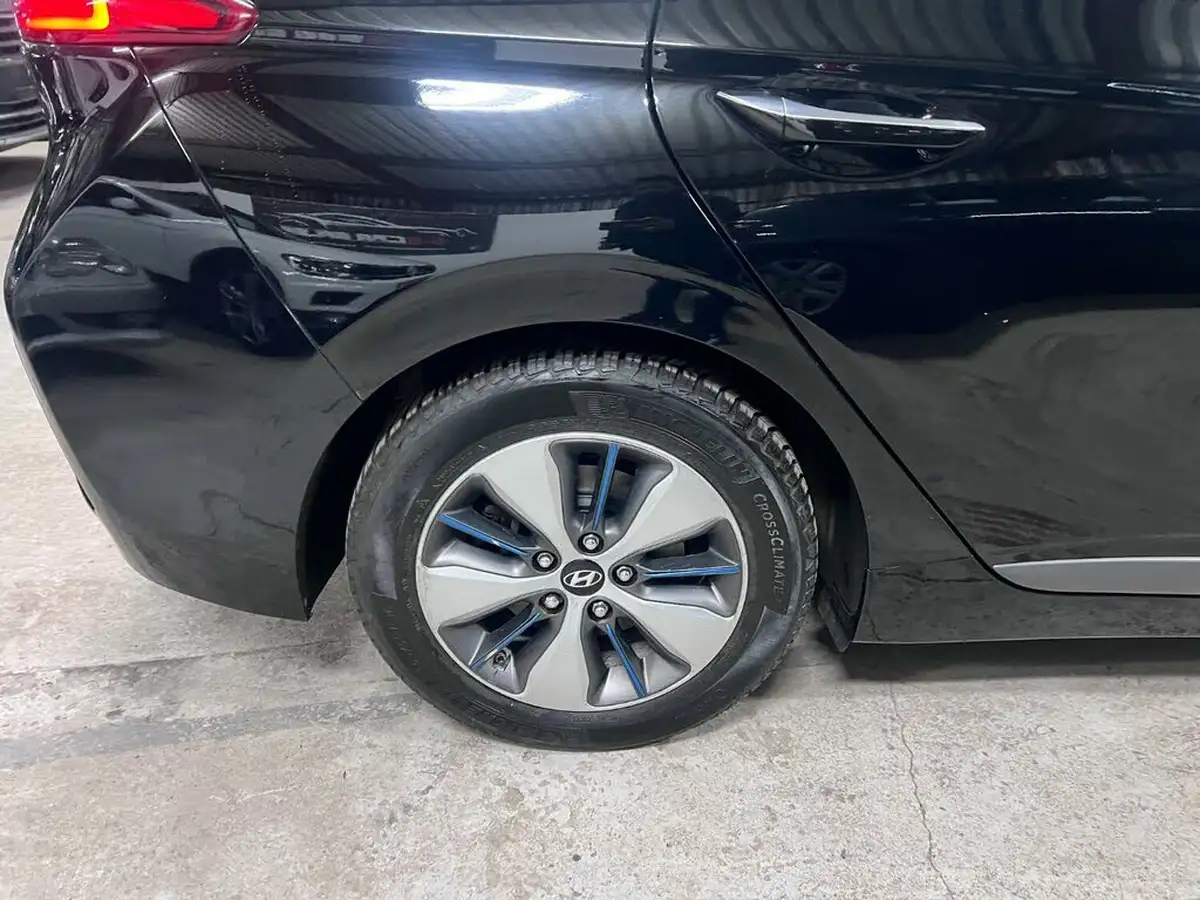 2018-hyundai-ioniq-16-gdi-premium-plug-in-hybrid-big-12