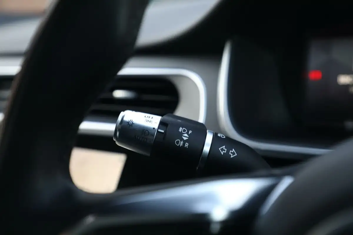 2022-jaguar-i-pace-ev400-hse-black-big-23