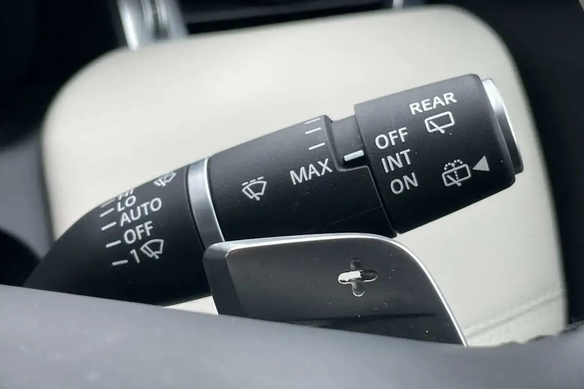 2022-land-rover-discovery-sport-15-p300e-r-dynamic-se-big-62