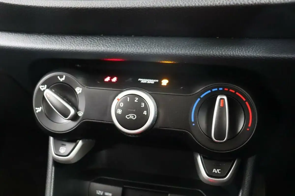 2021-kia-picanto-10-gt-line-auto-seq-big-27