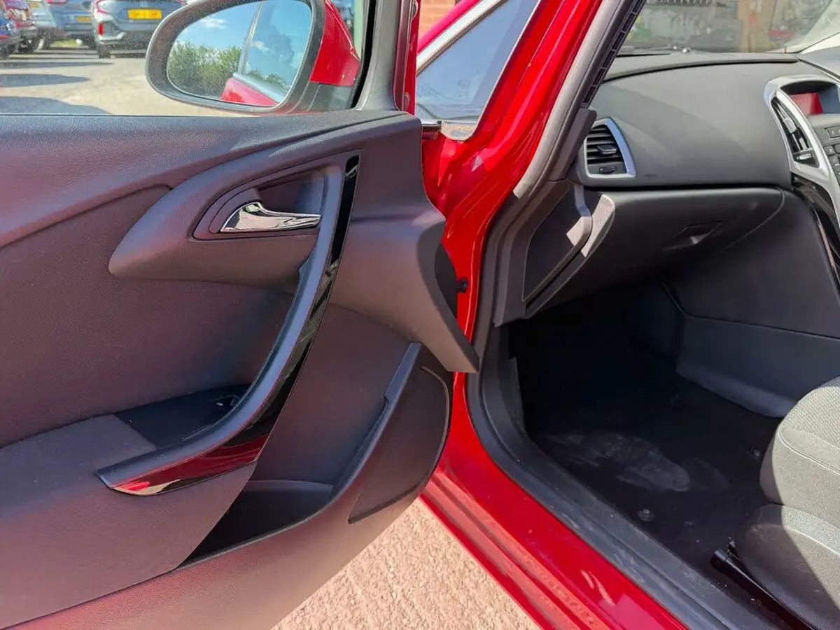2015-vauxhall-astra-16-sri-115ps-hatchback-auto-big-57