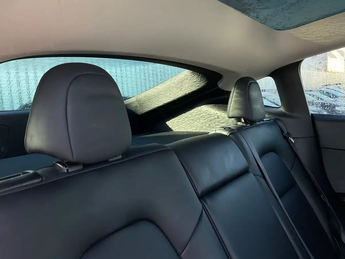 2022-tesla-model-y-e-long-range-big-22