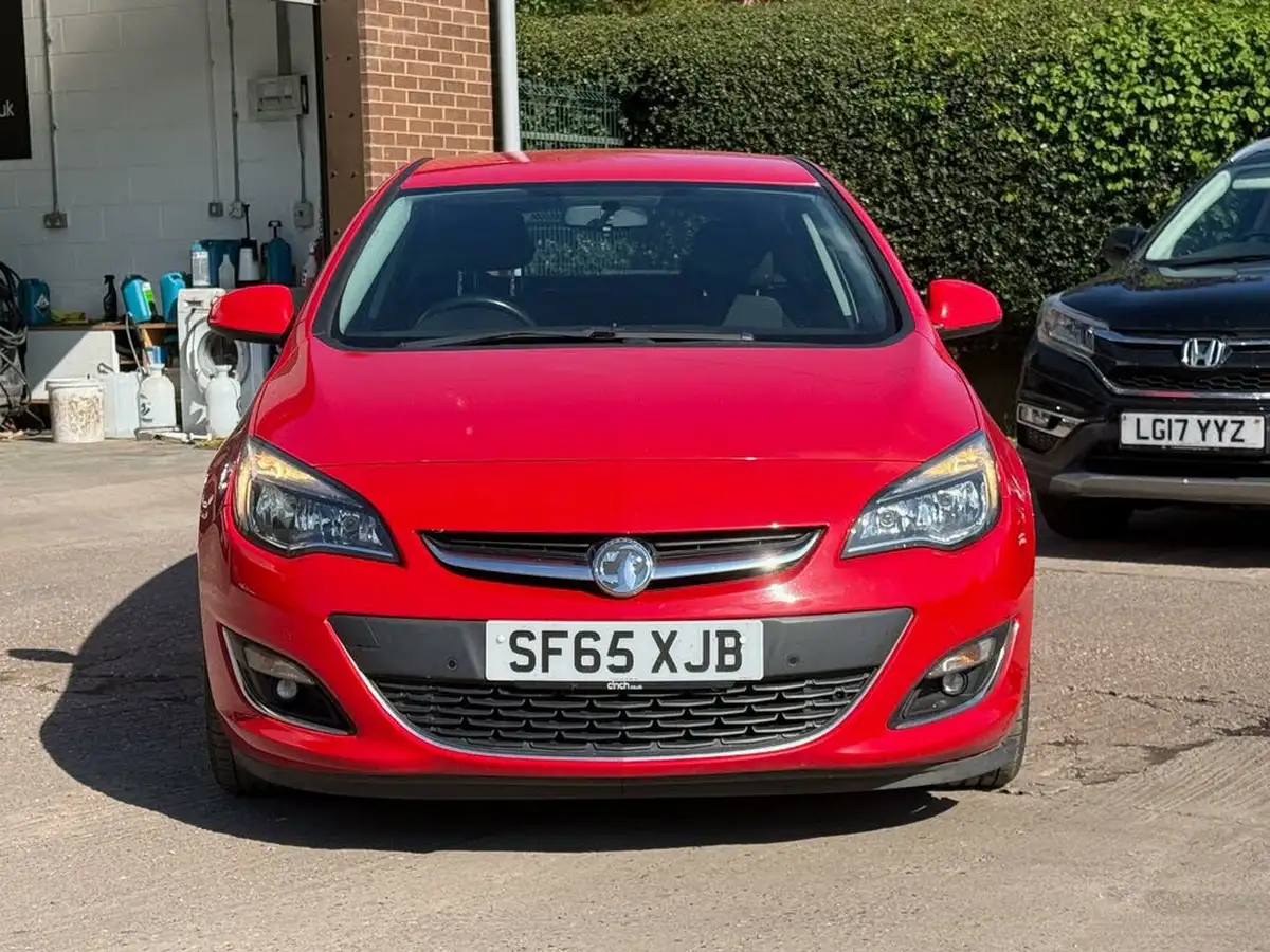 2015-vauxhall-astra-16-sri-115ps-hatchback-auto-big-5