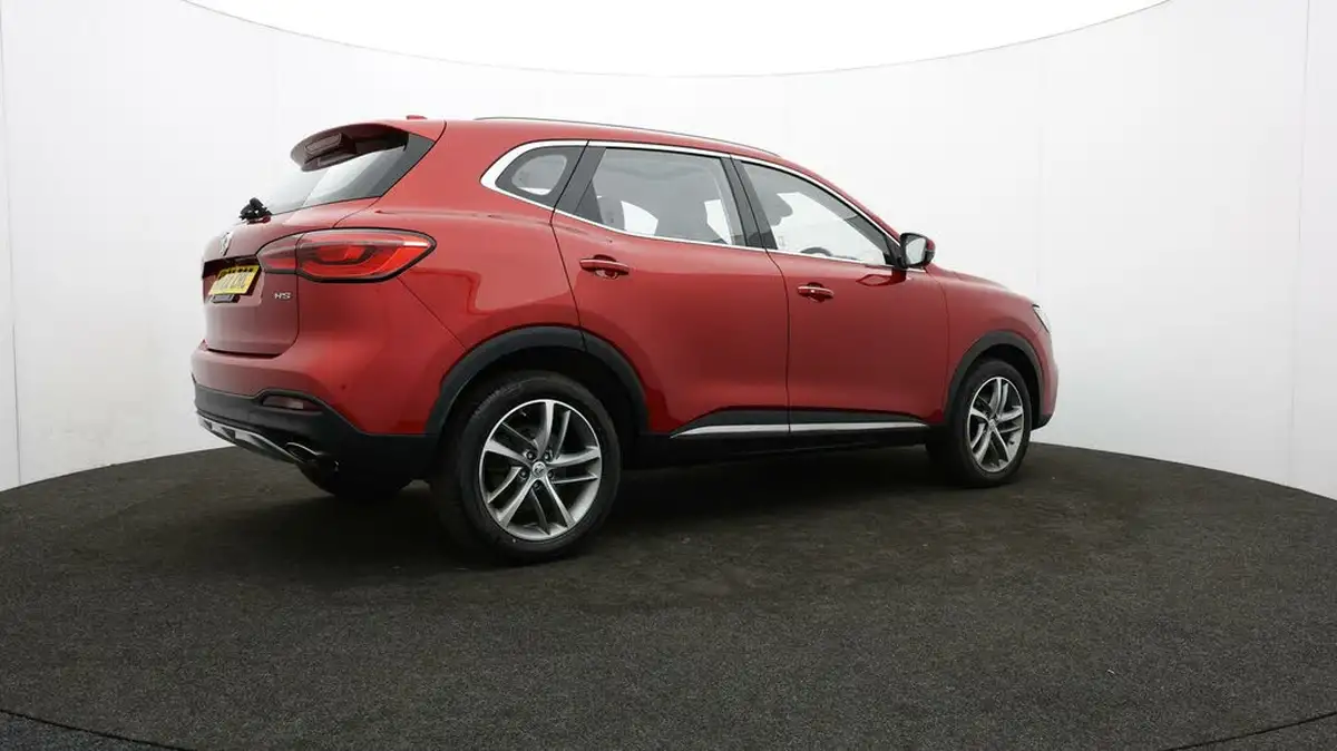 2022-mg-hs-15t-gdi-exclusive-162ps-big-35