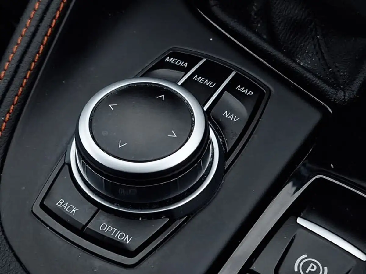 2021-bmw-x1-20-sdrive20i-sport-big-16