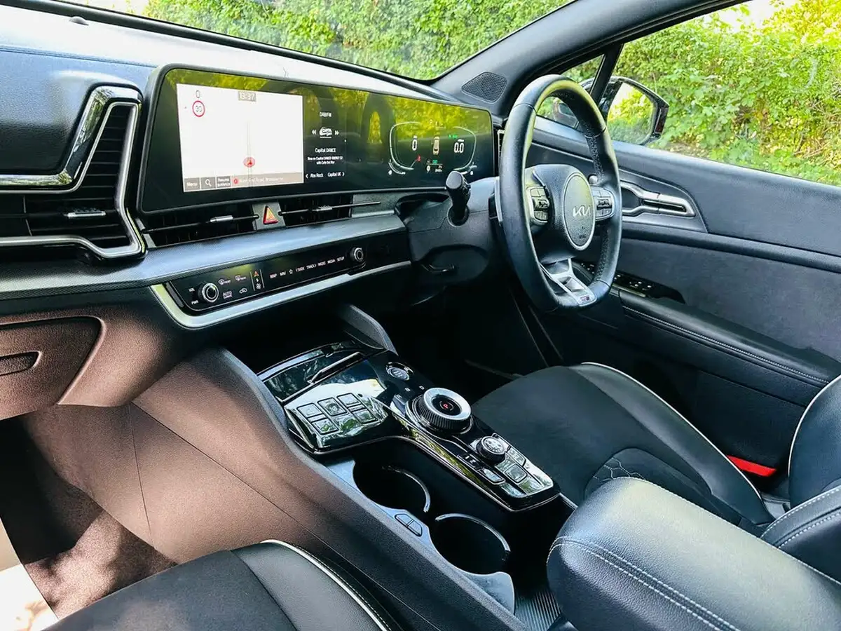 2023-kia-sportage-16-t-gdi-gt-line-226bhp-hev-auto-big-7