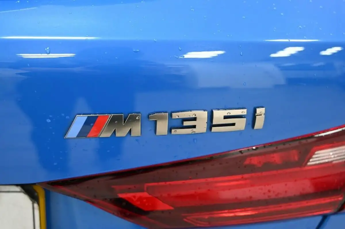 2022-bmw-1-series-20-m135i-xdrive-big-40