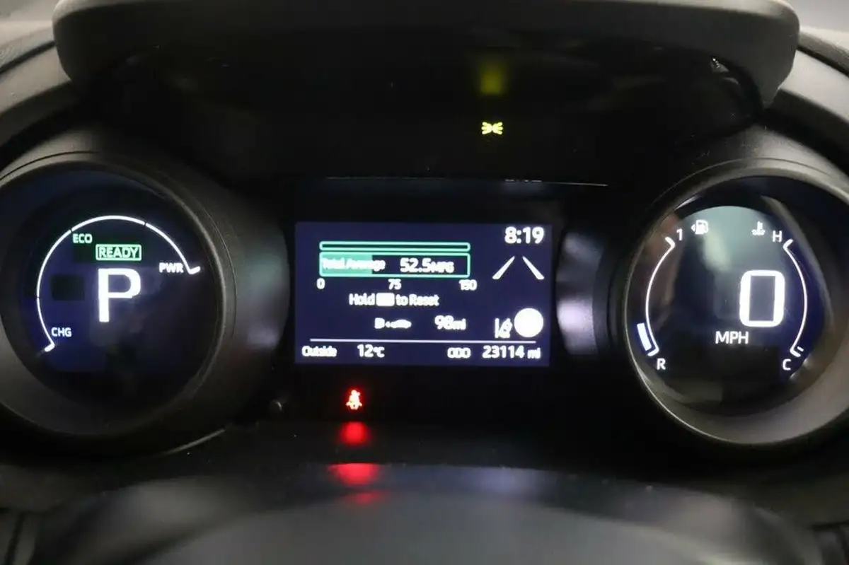 2022-toyota-yaris-cross-15-vvt-i-icon-big-25