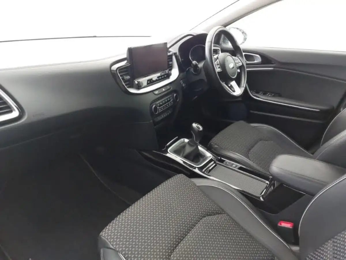 2021-kia-xceed-15-t-gdi-3-big-4