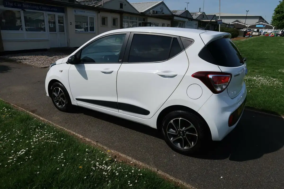 2018-hyundai-i10-10-go-se-66ps-big-8
