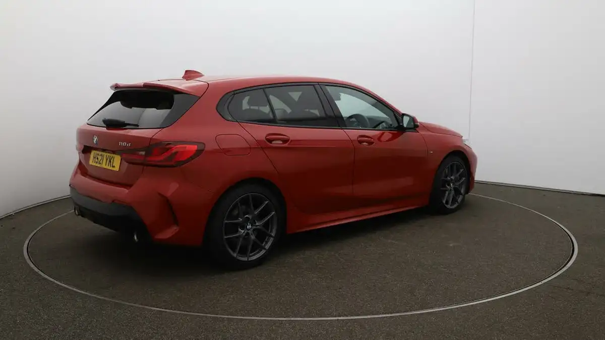 2021-bmw-1-series-20td-118d-m-sport-lcp-big-53