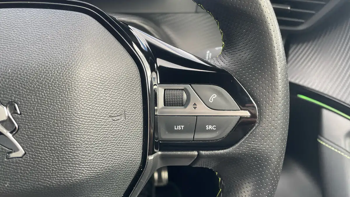 2022-peugeot-2008-suv-12-puretech-gt-big-23