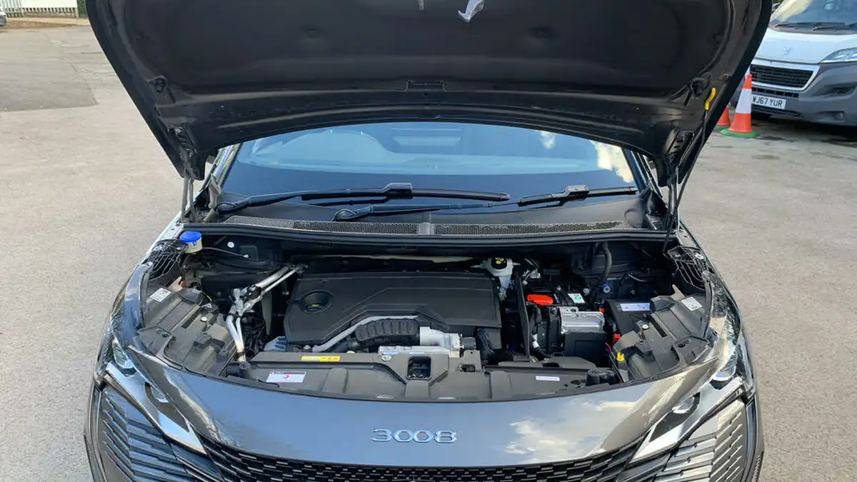 2024-peugeot-3008-suv-12-puretech-gt-136ps-hybrid-e-dsc6-big-17