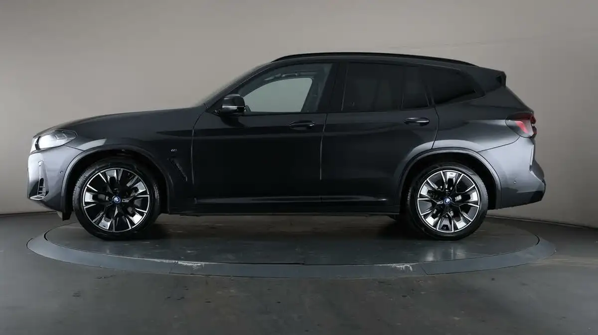 2022-bmw-ix3-e-m-sport-pro-big-37