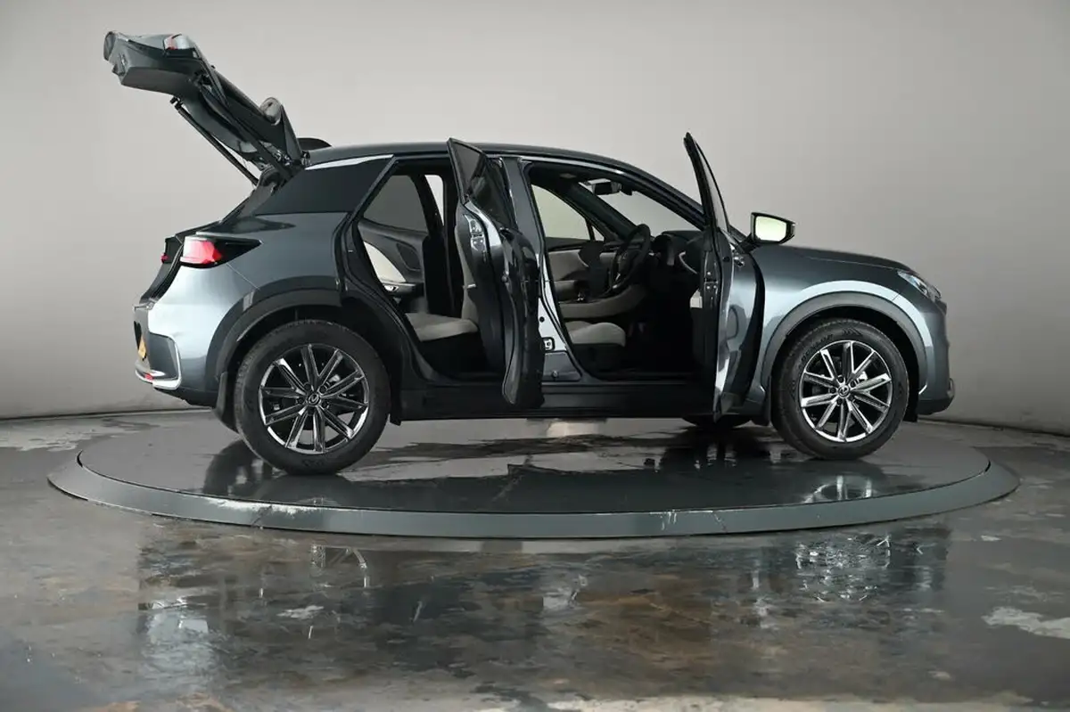 2025-lexus-lbx-15-premium-plus-big-70