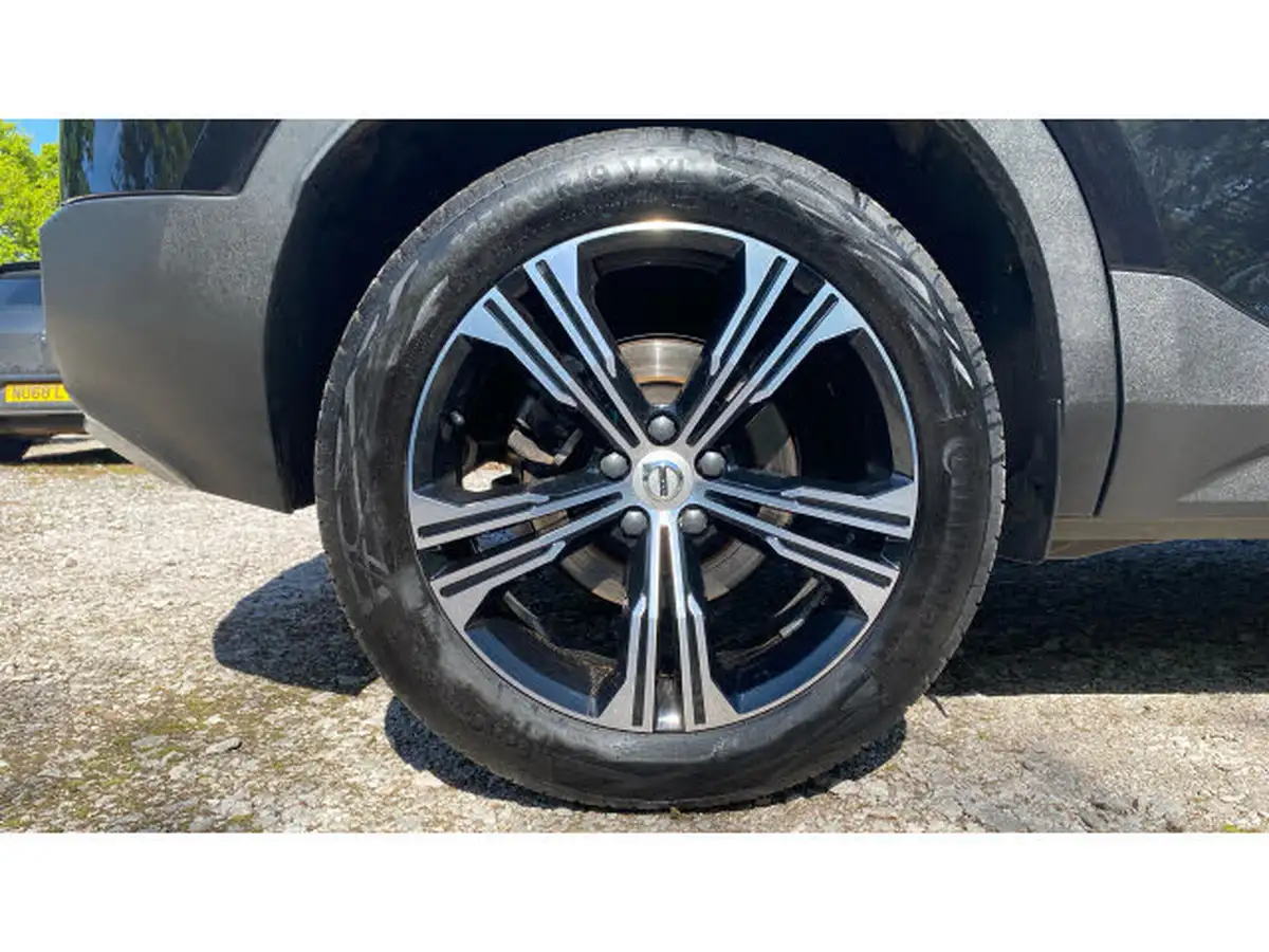 2022-volvo-xc40-20-b4-inscription-awd-big-15