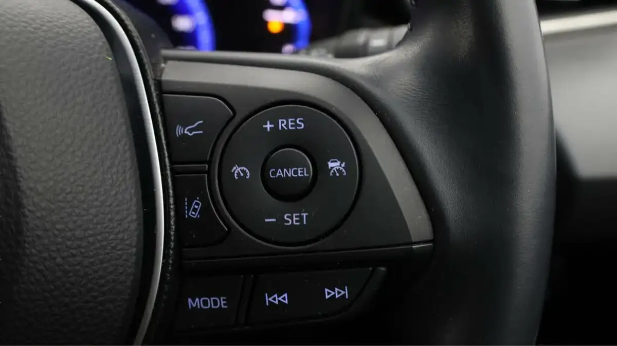 2020-toyota-corolla-18-vvt-i-icon-tech-spare-wheel-touring-sports-5d-big-22