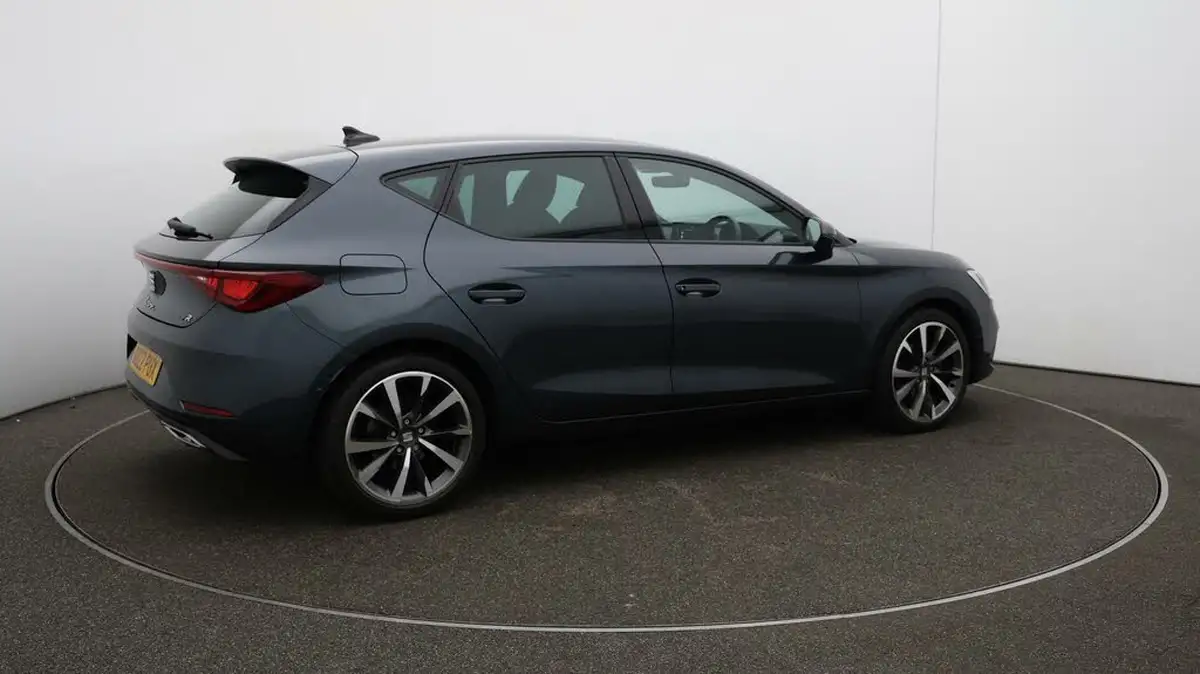 2022-seat-leon-big-52