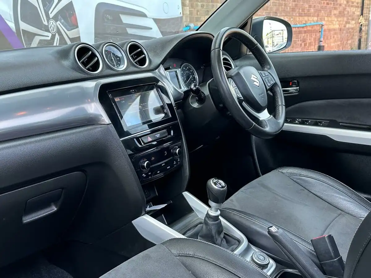 2017-suzuki-vitara-16ddis-sz5-allgrip-big-40