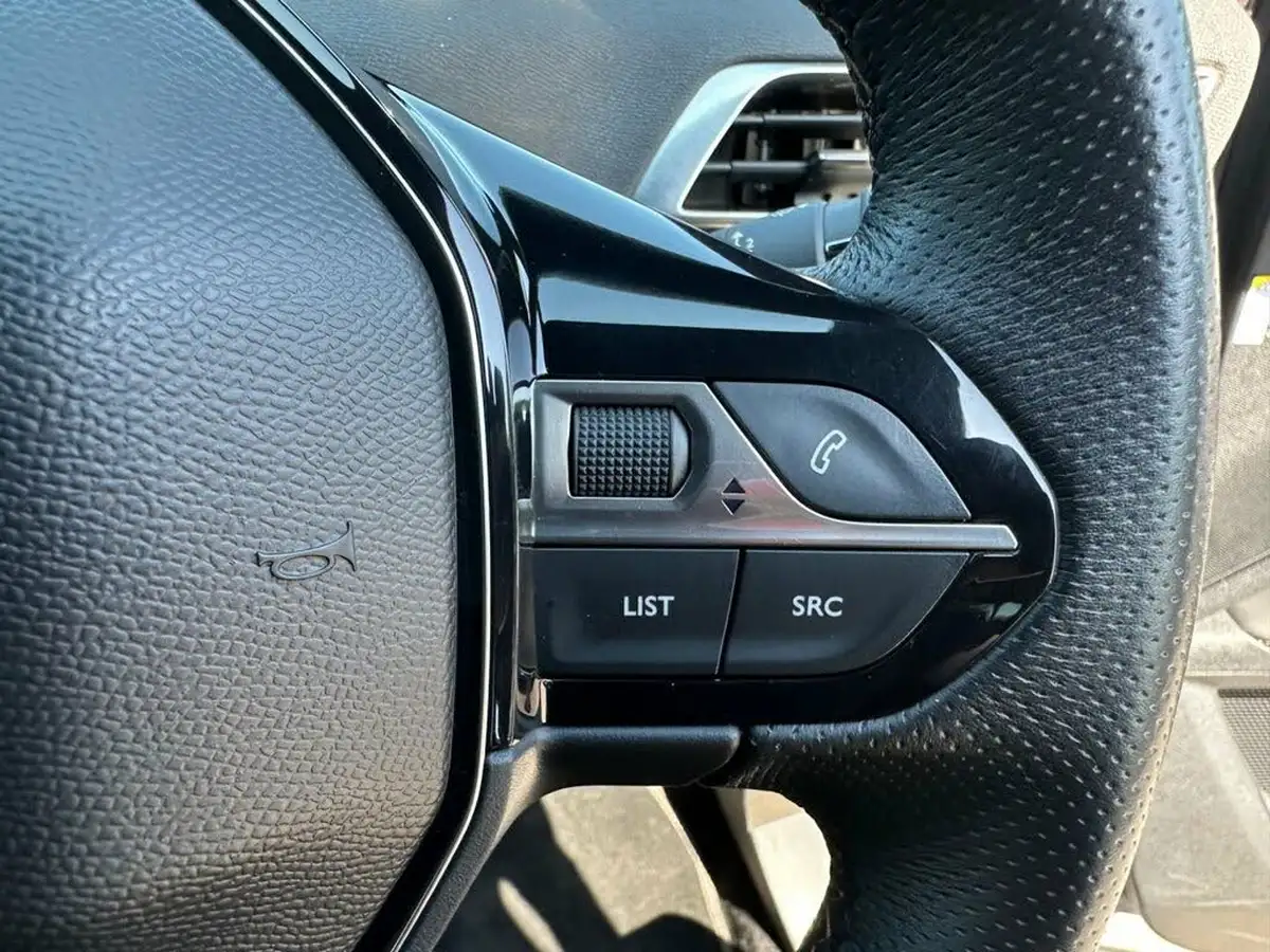 2017-peugeot-3008-suv-12-puretech-gt-line-suv-big-33