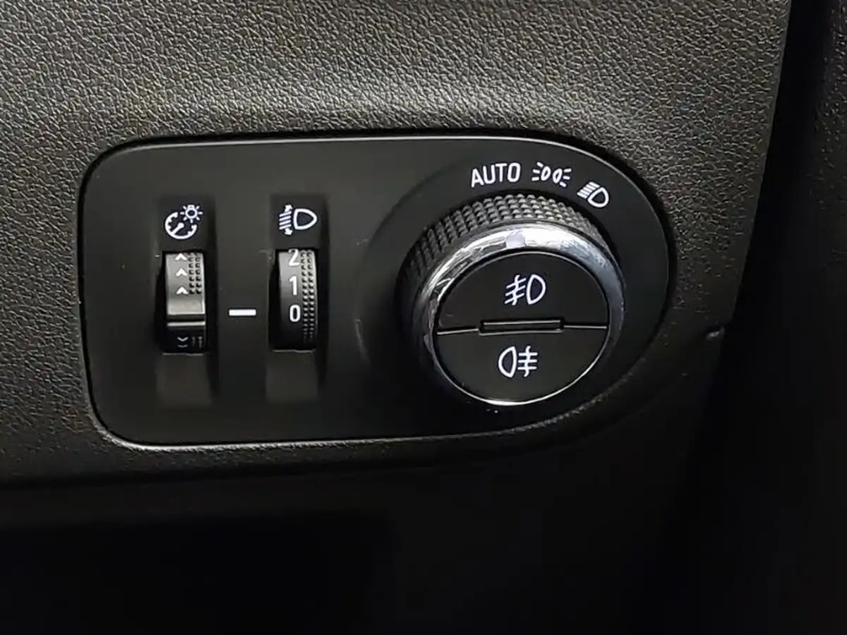 2019-vauxhall-crossland-x-12-se-83ps-big-17