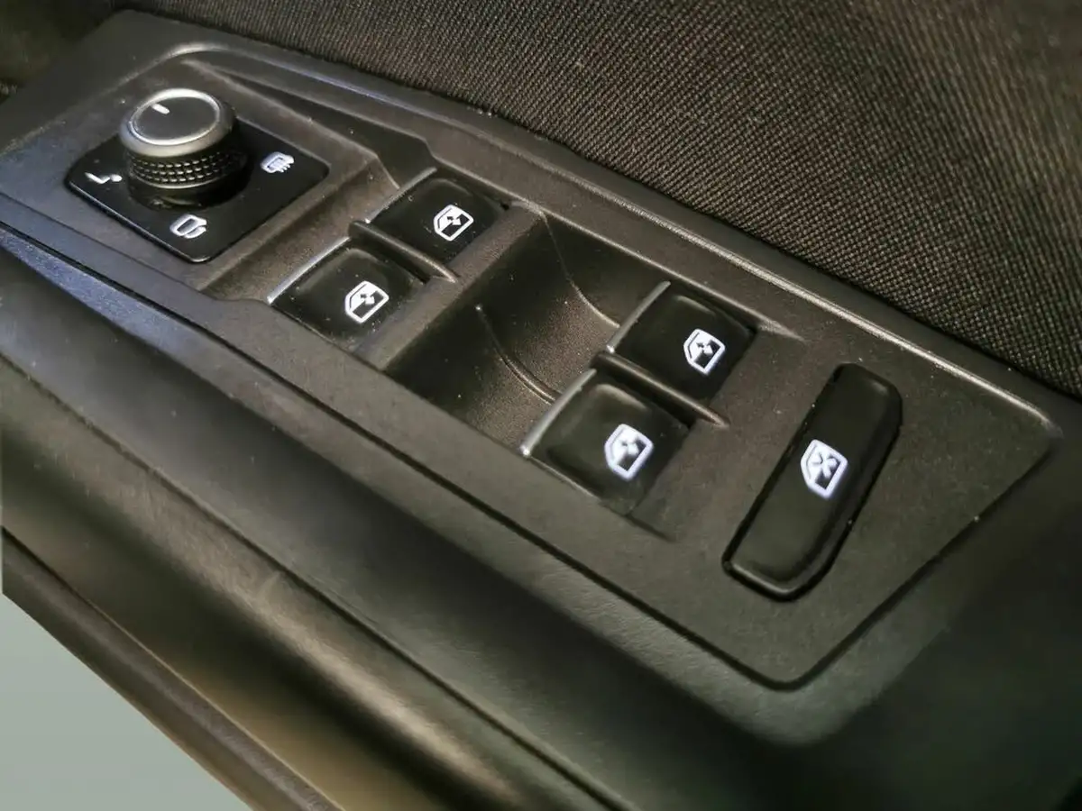 2021-volkswagen-t-roc-20tdi-black-edition-150ps-evo-big-18