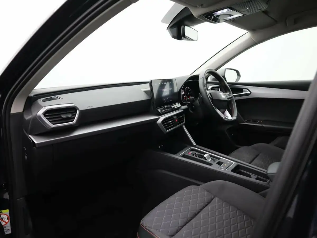 2021-seat-leon-14-e-hybrid-fr-hatchback-big-26