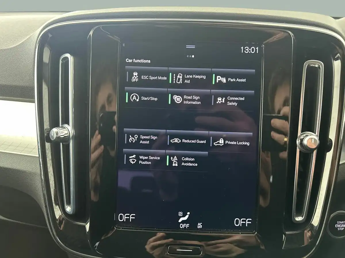 2022-volvo-xc40-15-t3-momentum-big-24