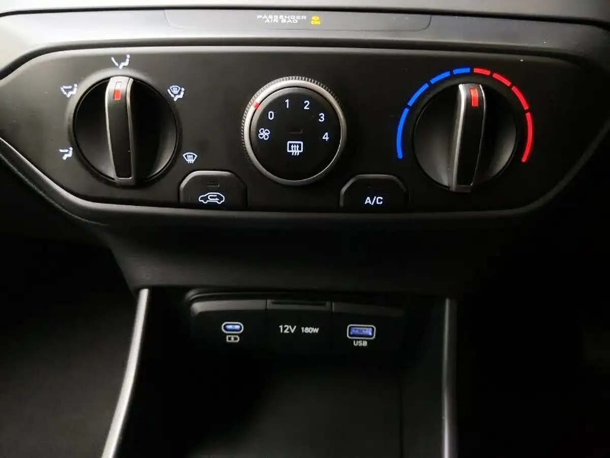 2024-hyundai-i20-10-t-gdi-advance-dct-big-17