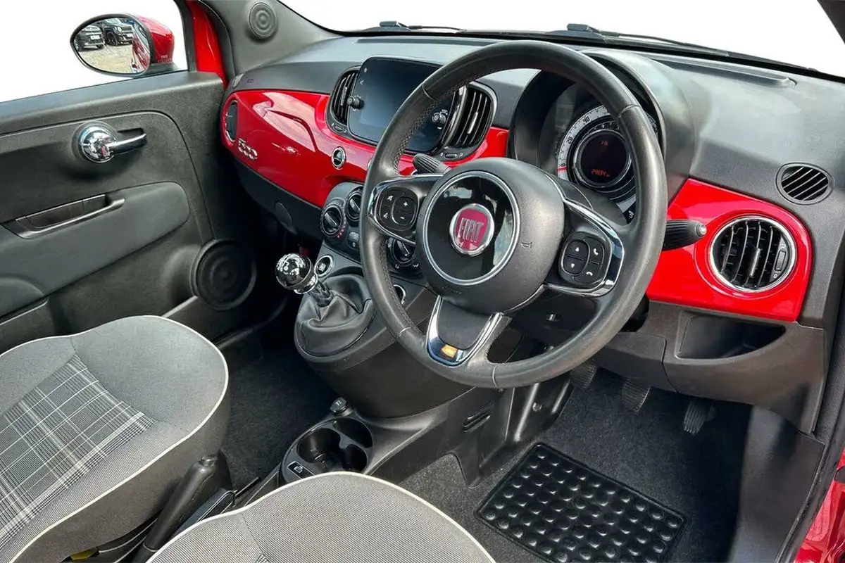 2020-fiat-500-10-lounge-big-6