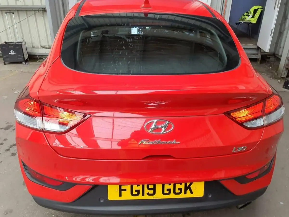 2019-hyundai-i30-14-t-gdi-se-nav-isg-fastback-big-1
