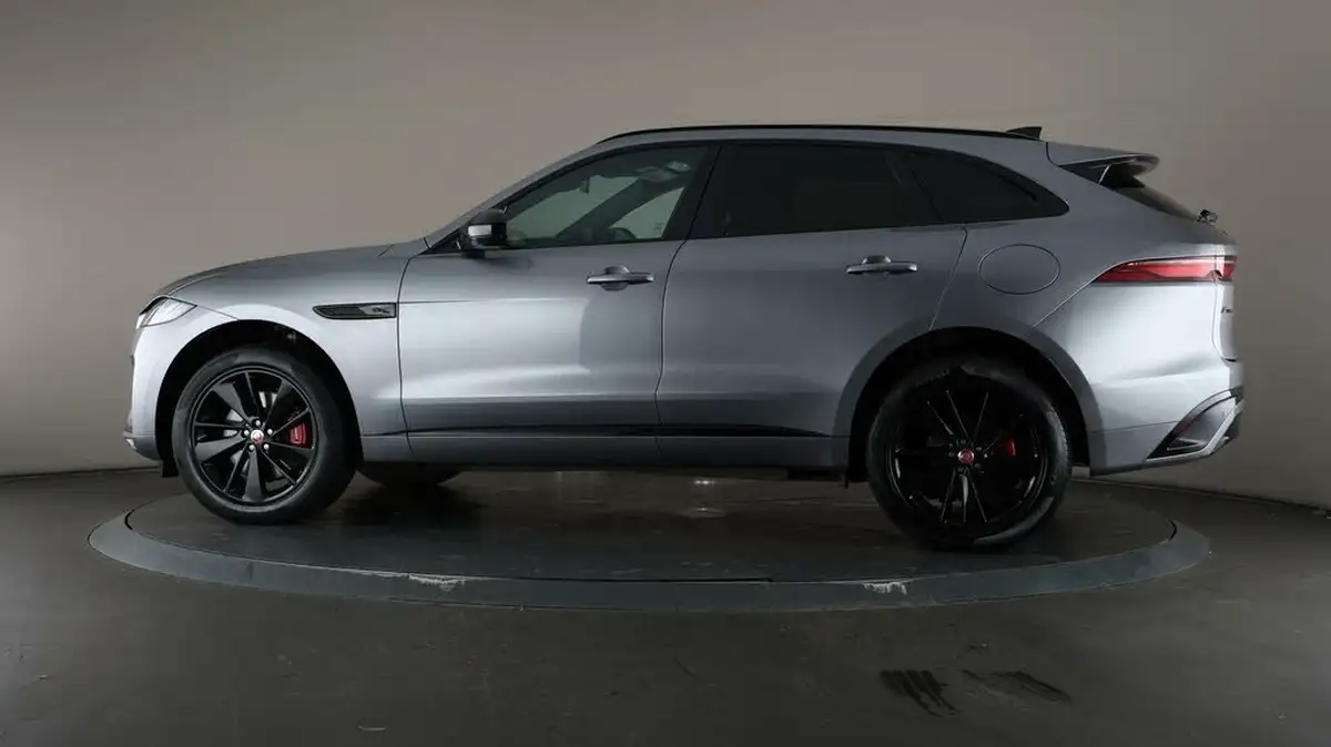 2022-jaguar-f-pace-20-p250-r-dynamic-black-big-36