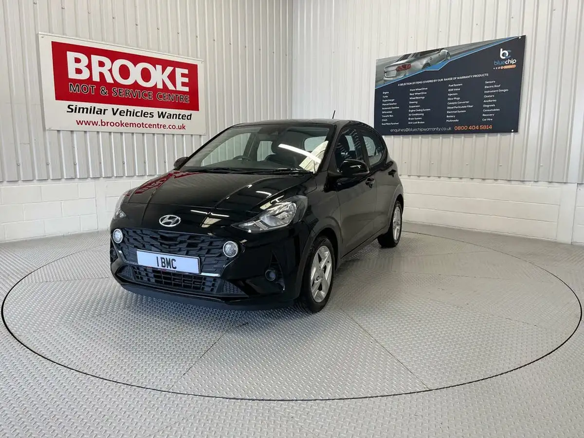 2021-hyundai-i10-10-se-connect-big-3