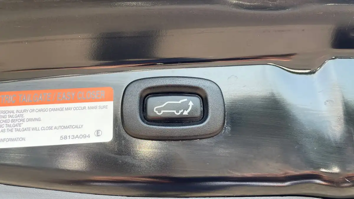 2021-mitsubishi-outlander-24-exceed-phev-big-24