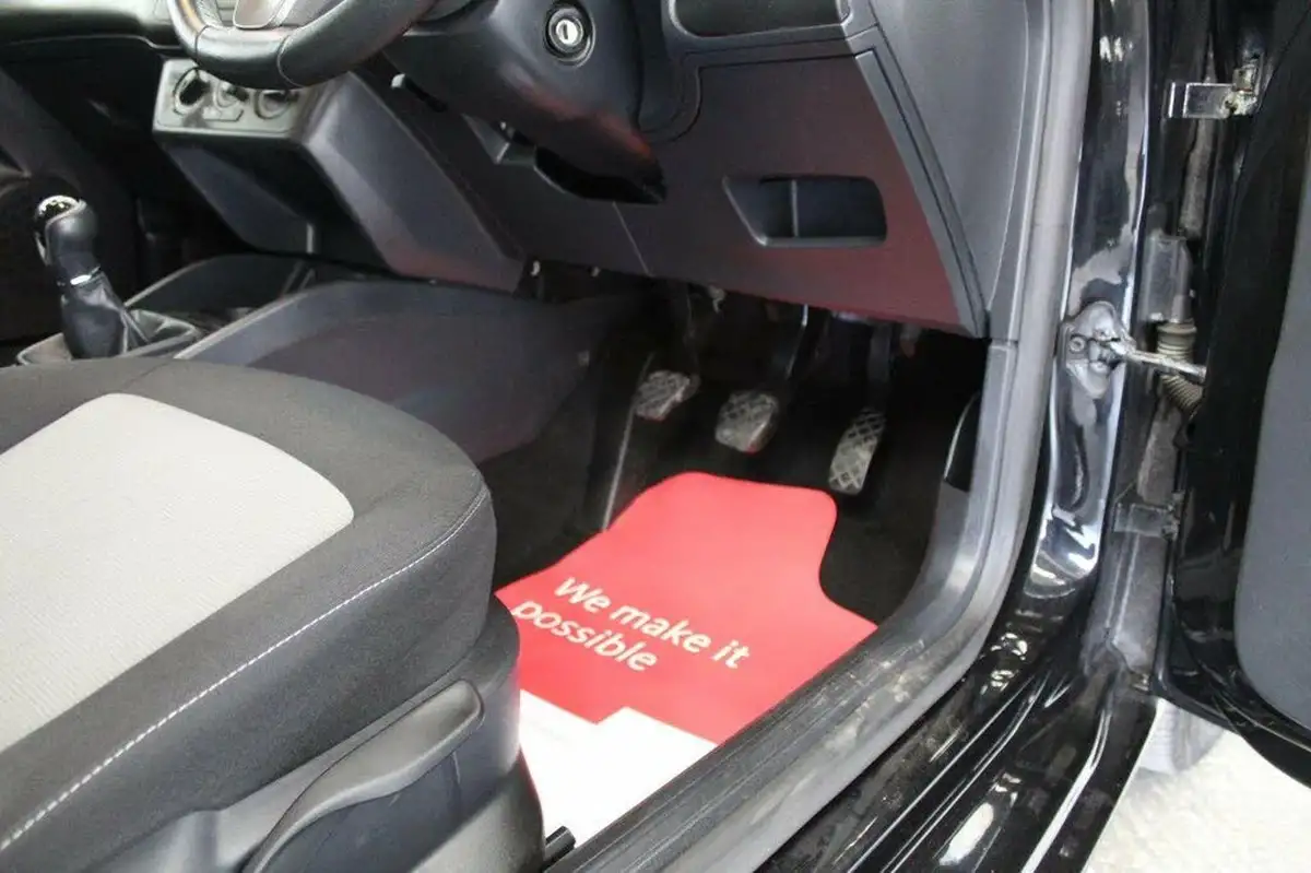 2015-seat-ibiza-14-se-sportcoupe-3d-big-39