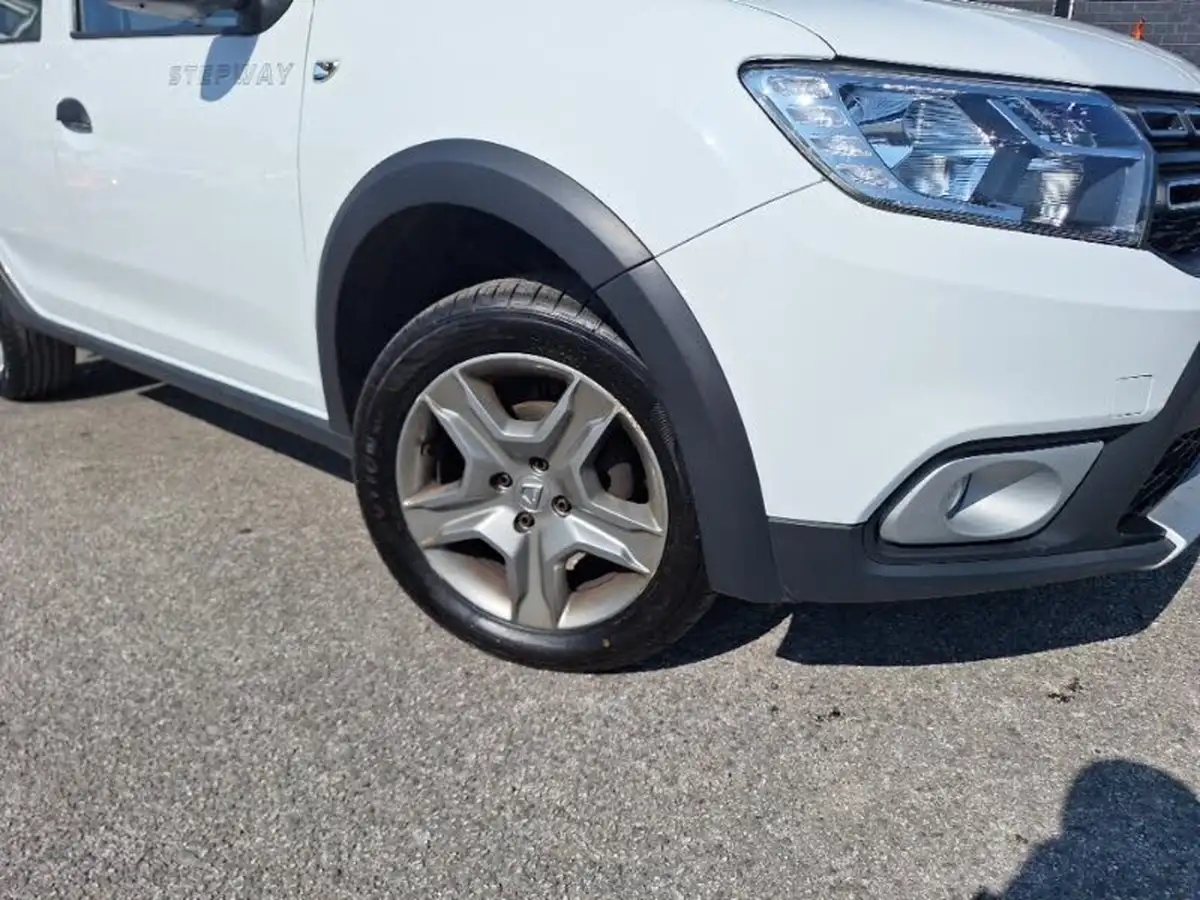 2017-dacia-sandero-stepway-15dci-laureate-big-8