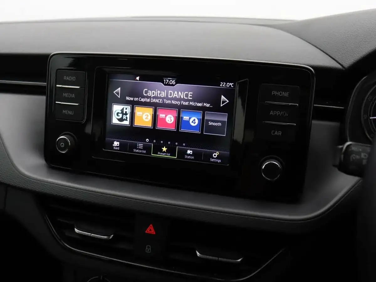 2022-skoda-scala-10-tsi-s-big-24