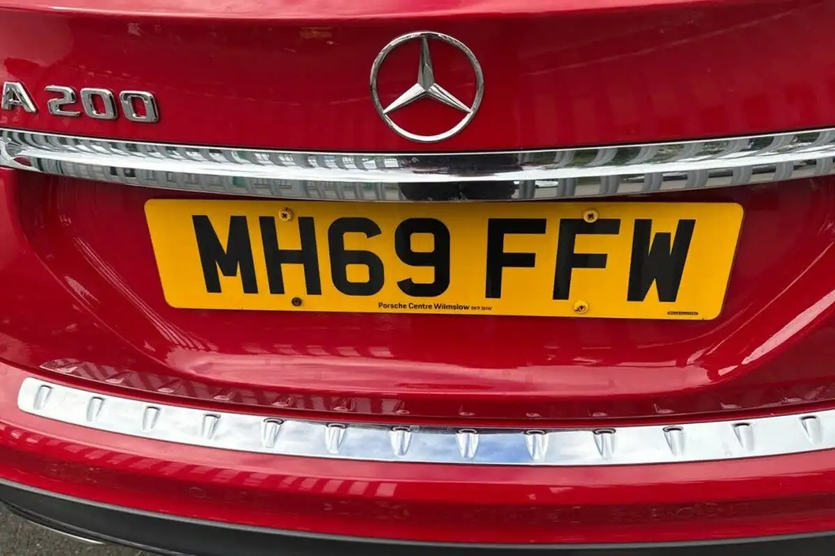 2019-mercedes-benz-gla-class-16-gla-200-amg-line-edition-plus-7g-dct-big-30