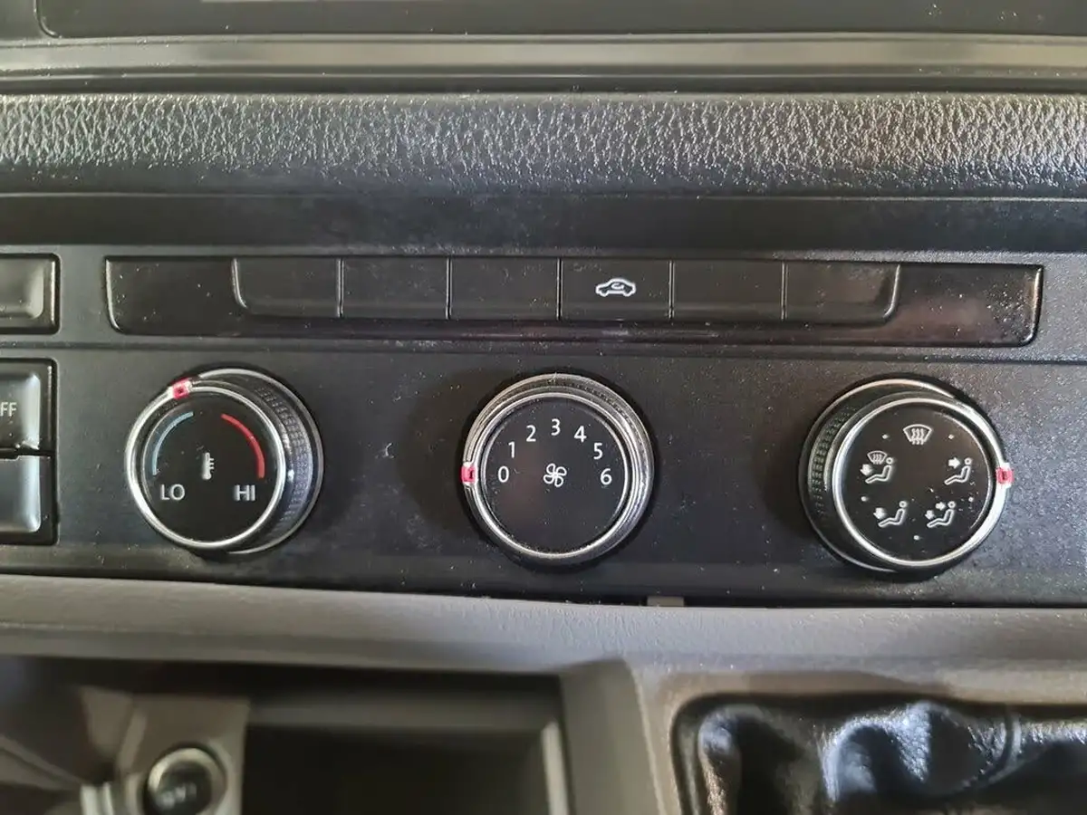 2021-volkswagen-crafter-20tdi-cr35-mwb-startline-140pseu6dt-e-rwd-panel-van-big-9