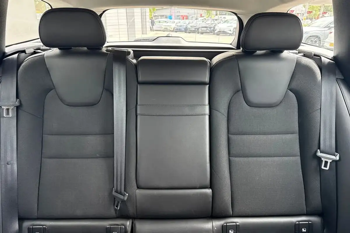 2019-volvo-v60-20td-d4-cross-country-big-58