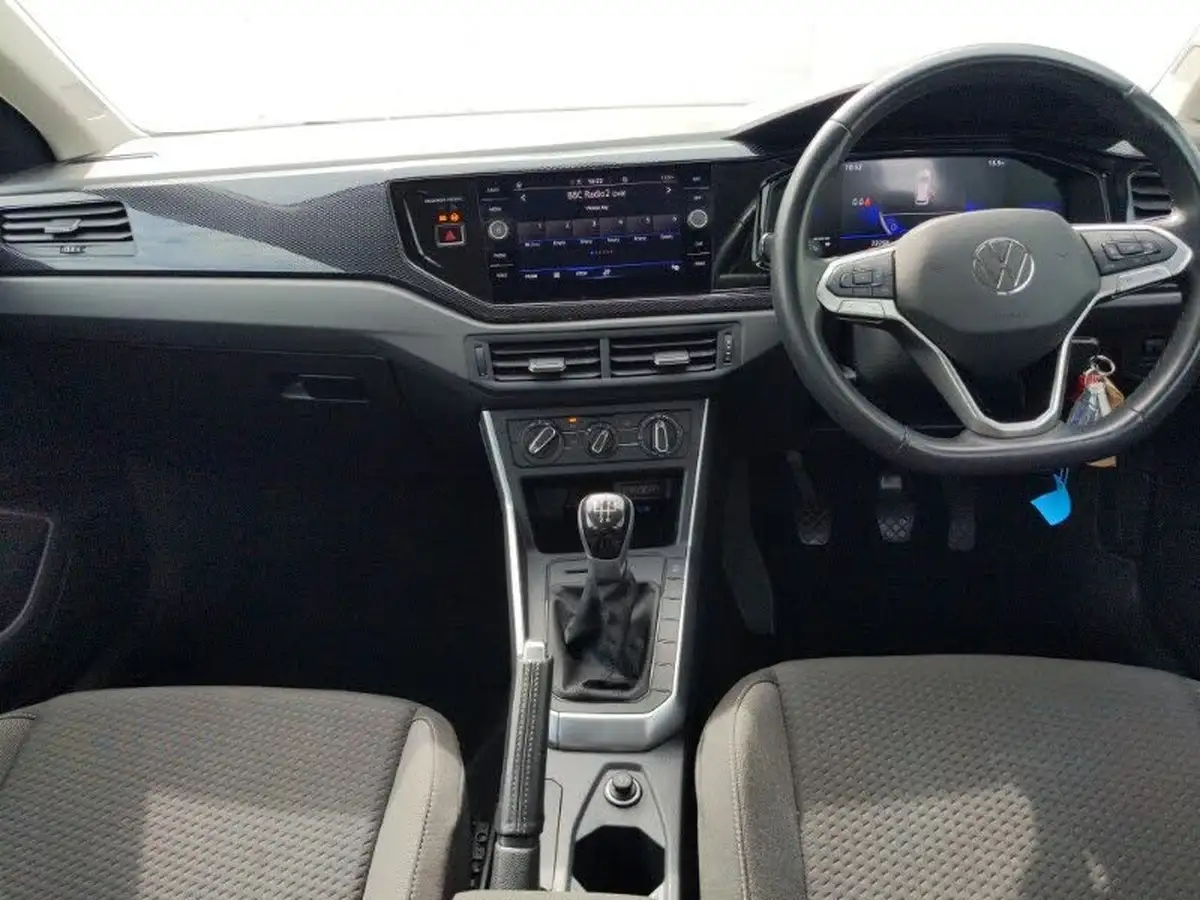 2022-volkswagen-polo-10-life-big-2
