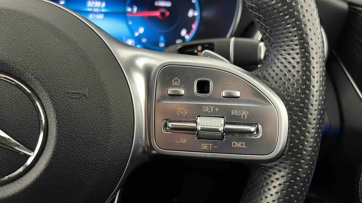 2020-mercedes-benz-c-class-16d-c200d-amg-line-edition-premium-saloon-4d-9g-tronic-plus-big-17