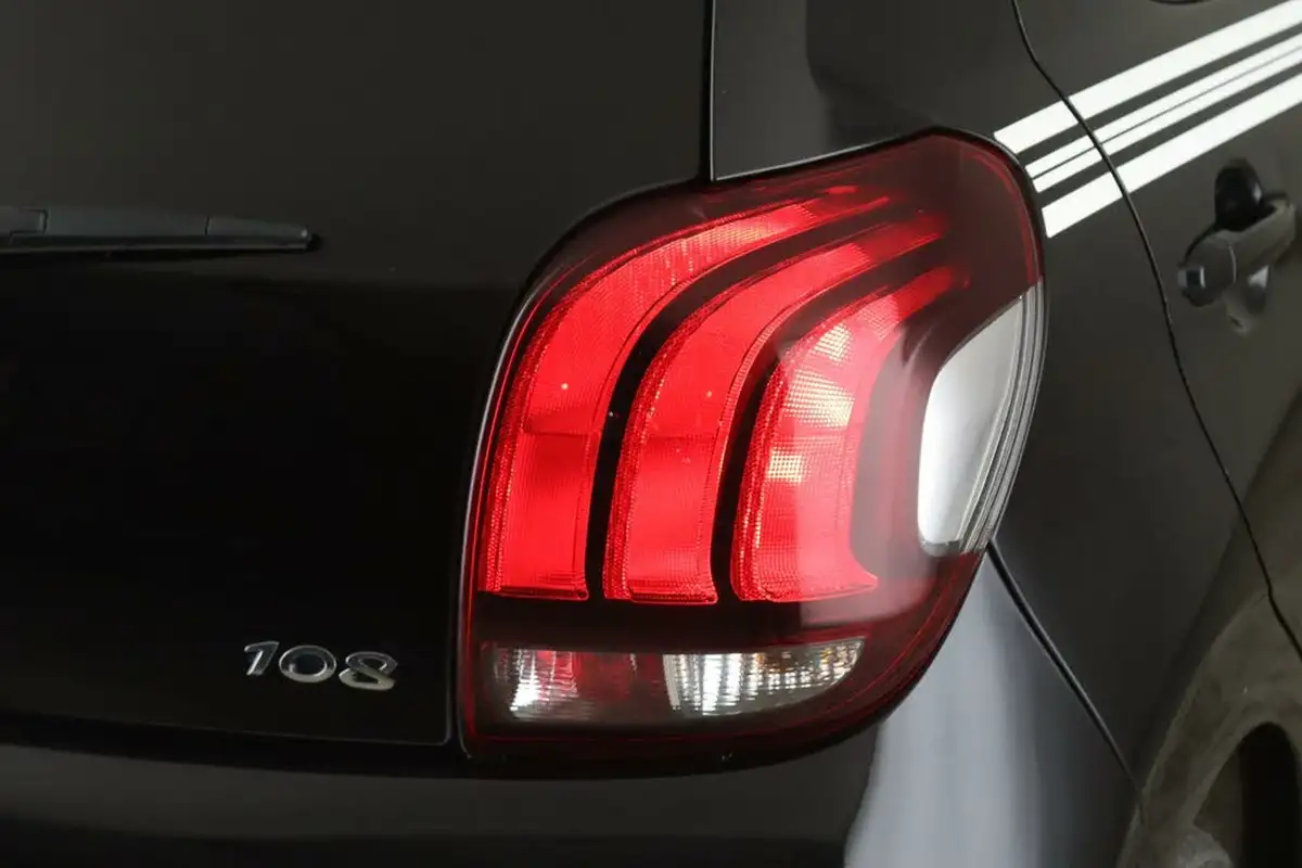 2020-peugeot-108-10-collection-ss-hatchback-big-7