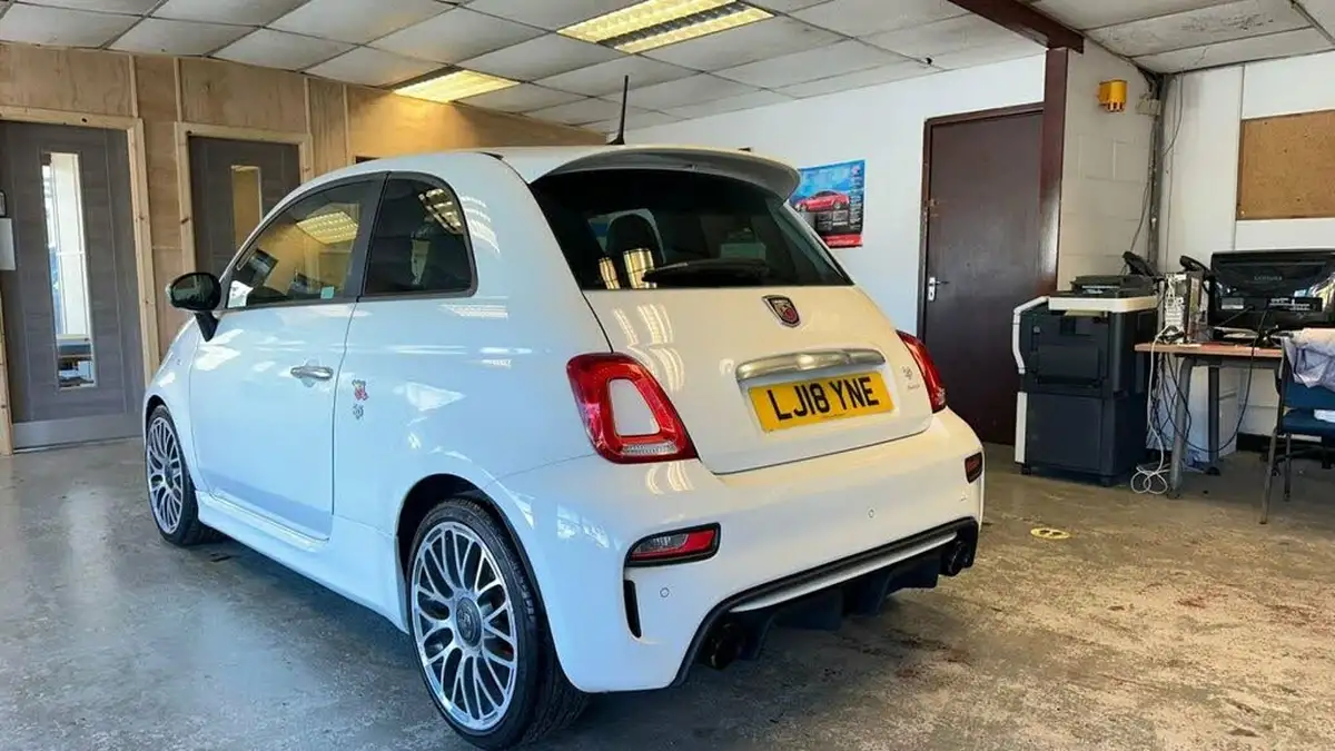 2018-abarth-595-14-tjet-turismo-big-10